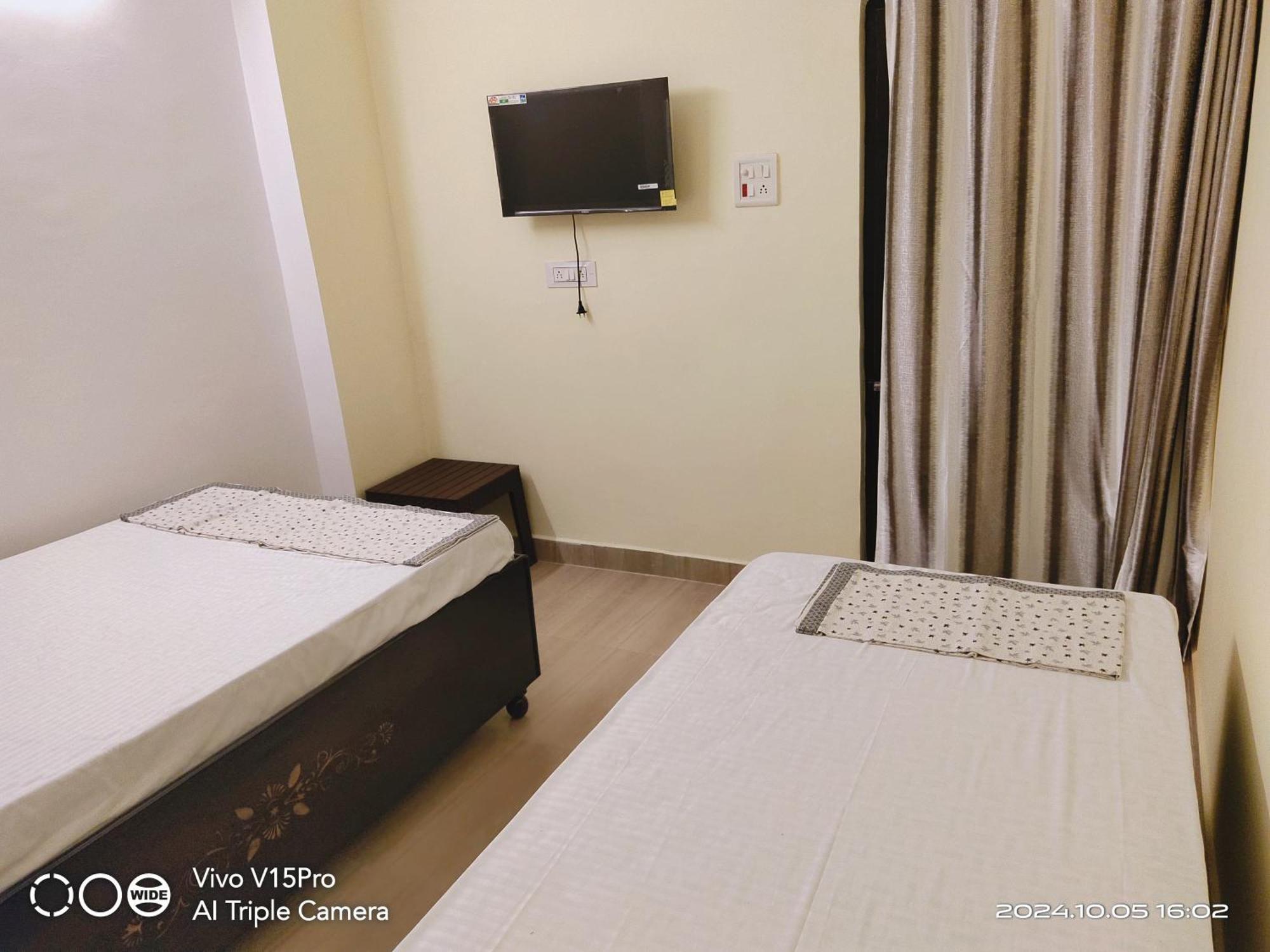 Incredible Banaras Inn Varanasi Exterior foto